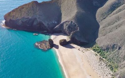 Asi es la playa de los Muertos desde las alturas. Almería es un Paraíso  
 Cabog