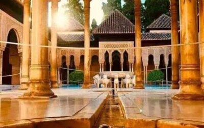 Patio de los leones la Alhambra Granada Andalucía España