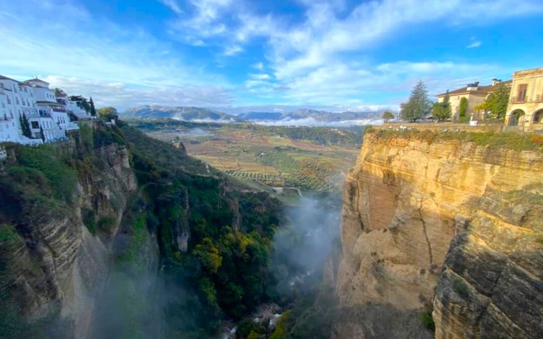 Discover the Enchanting Beauty and History of Ronda, Malaga