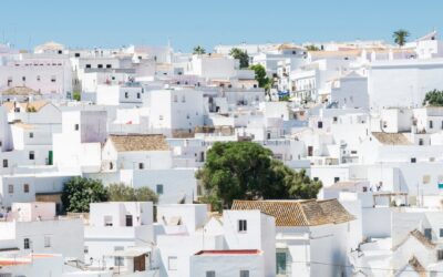 Vejer de la Frontera is like an illuminated lighthouse in the middle of the mountain.